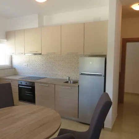 Luka Biograd Na Moru