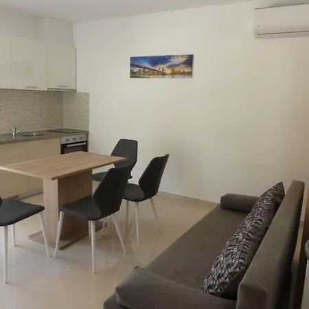 Luka Apartman Biograd na Moru