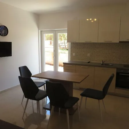 Luka Apartman Biograd Na Moru